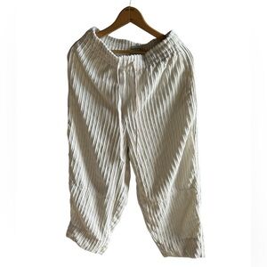 Urban outfitters, wide leg corduroy white joggers, size small